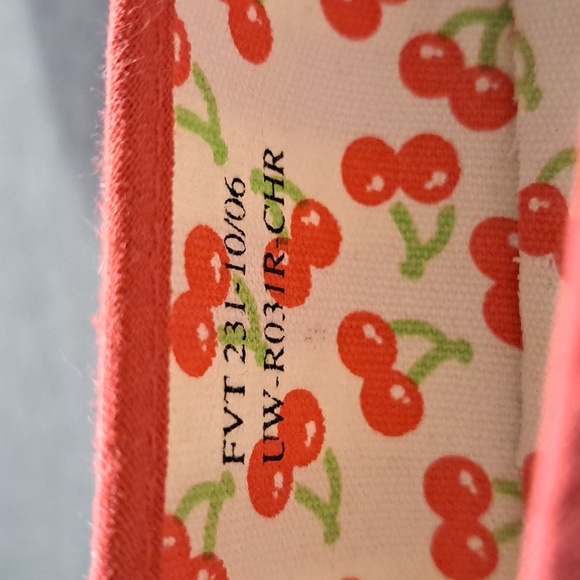 Underground Red White Striped Cherry Canvas Slip On Sneakers NWOT- UK 6 US 10 - Picture 3 of 16